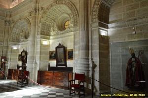28 LA CATHEDRALE ET LE FORTERESSE DE L INCARNATION (84)